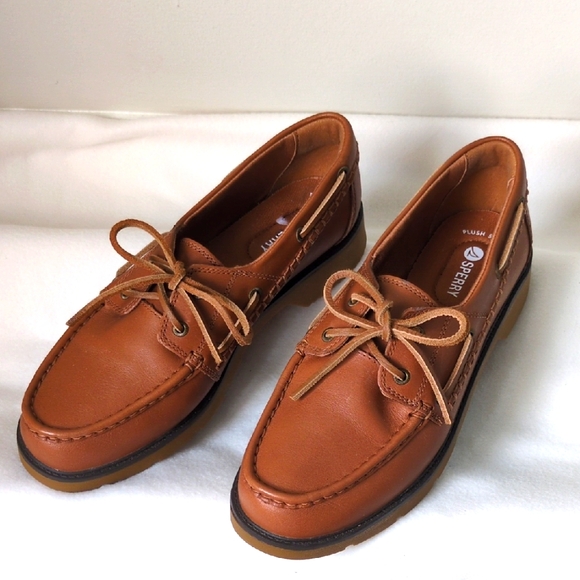 Sperry Shoes - Sperry Classic Leather Boat Shoes in Cognac Brown